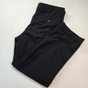 Roundtree & Yorke Men's Dress Pants 34x29 Black Plaid Pleated Cuffed travelSMART